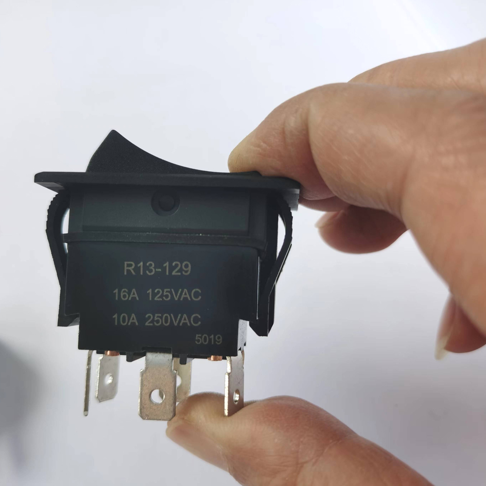R13-129 4Pin 6Pins 125/250V 16 - Power Tools In Electrical avaliação e preço